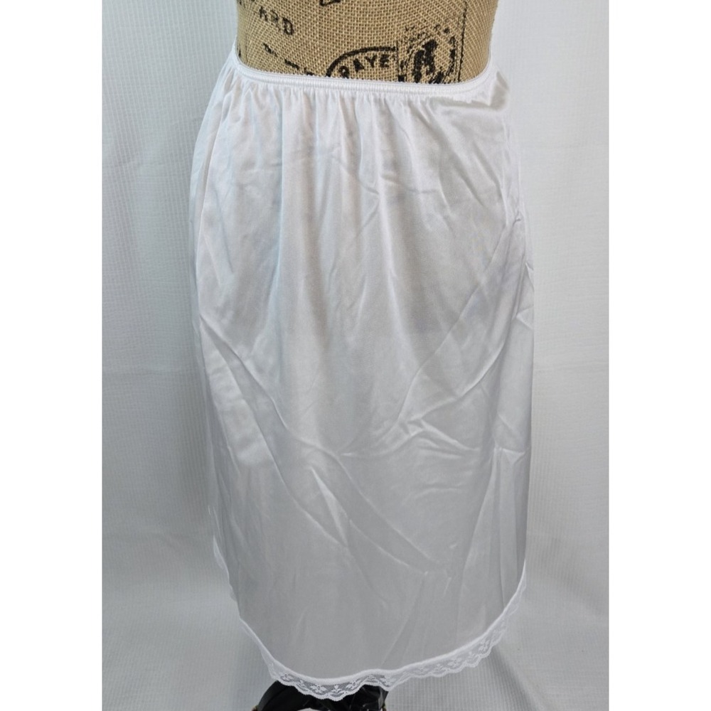 JCPenny women's elastic waist lace trim white Nylon half slip Petticoat medium